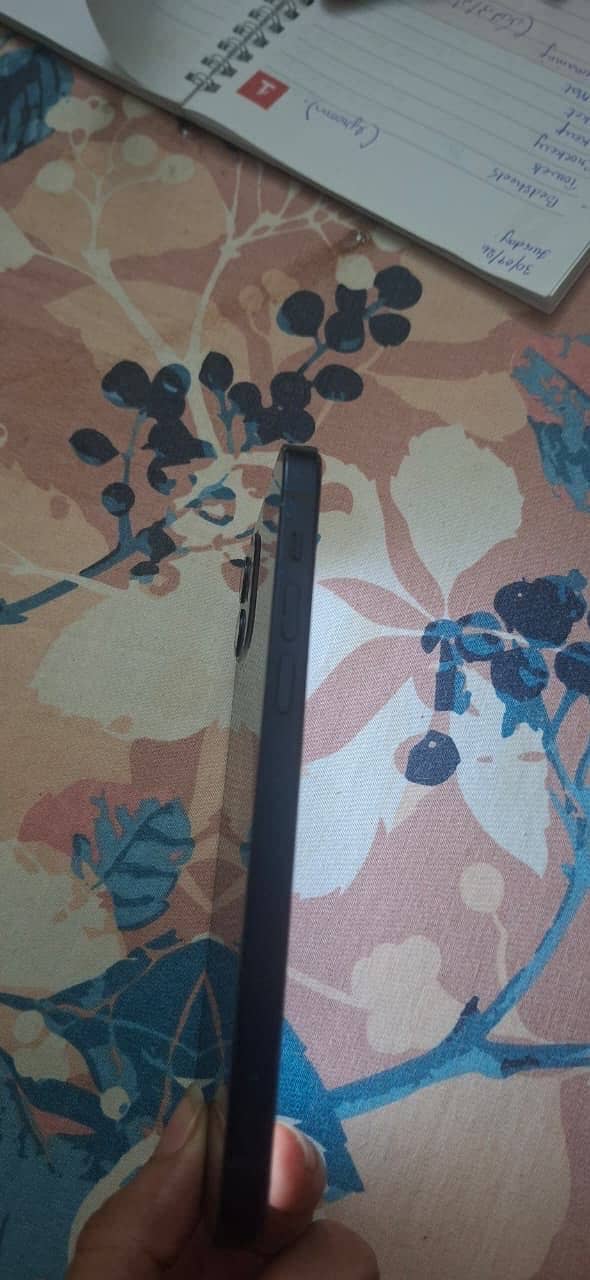 Apple iPhone 12 7