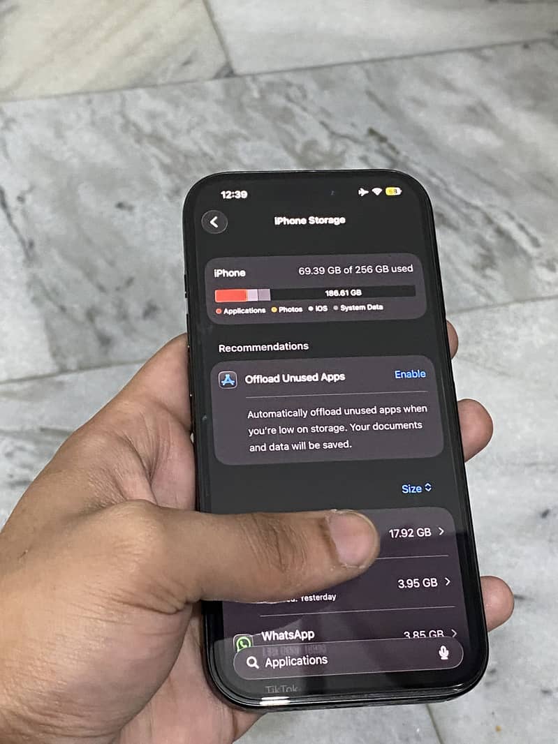 Apple iPhone 16 Pro 12