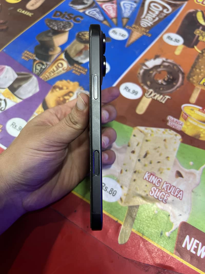 Apple iPhone 16 Pro Max 5