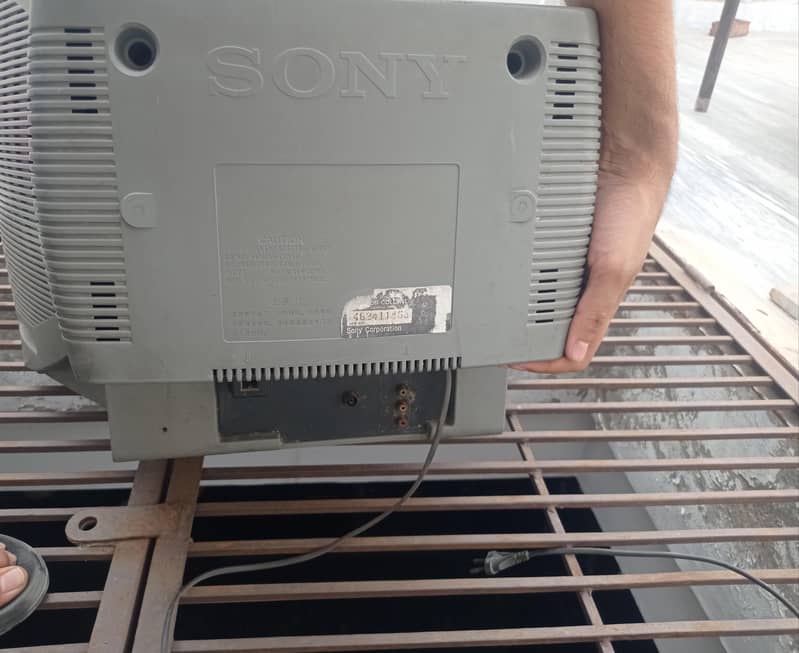 Sony Trinitron Television 3