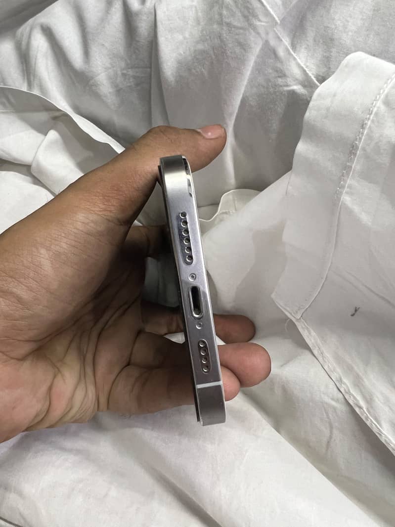 Apple iPhone 12 Pro Max 3