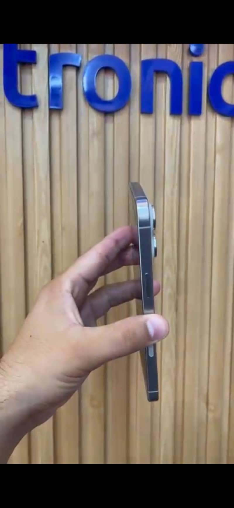 Apple iPhone 15 Pro Max 1