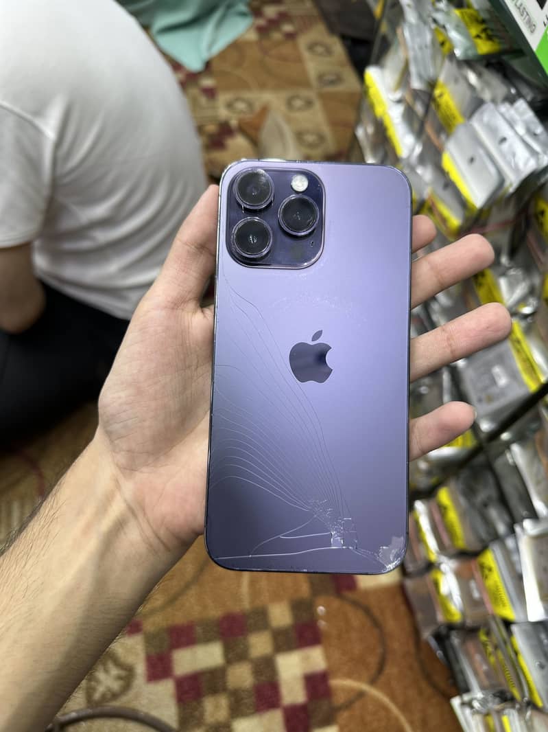 Apple iPhone 14 Pro Max 1