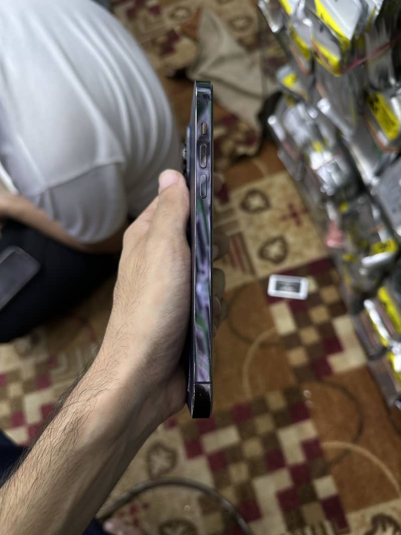 Apple iPhone 14 Pro Max 3