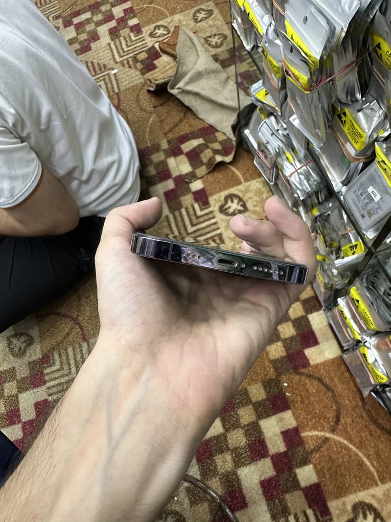 Apple iPhone 14 Pro Max 4