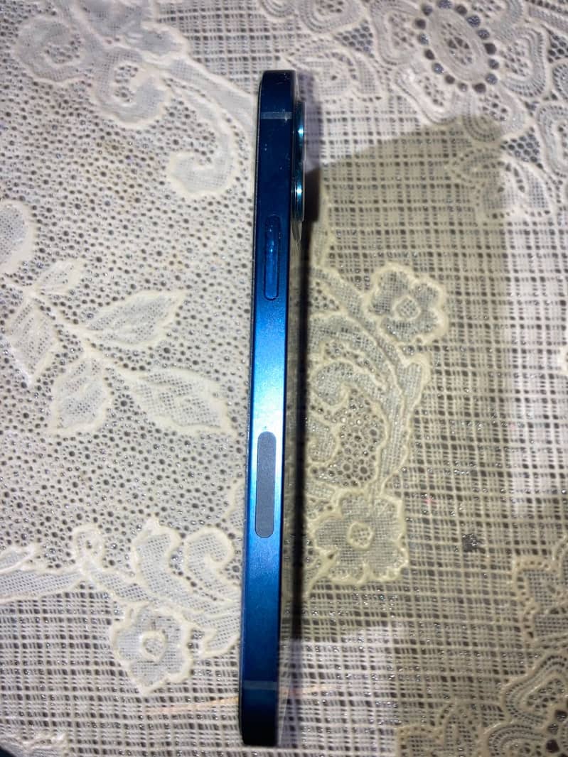 Apple iPhone 12 1