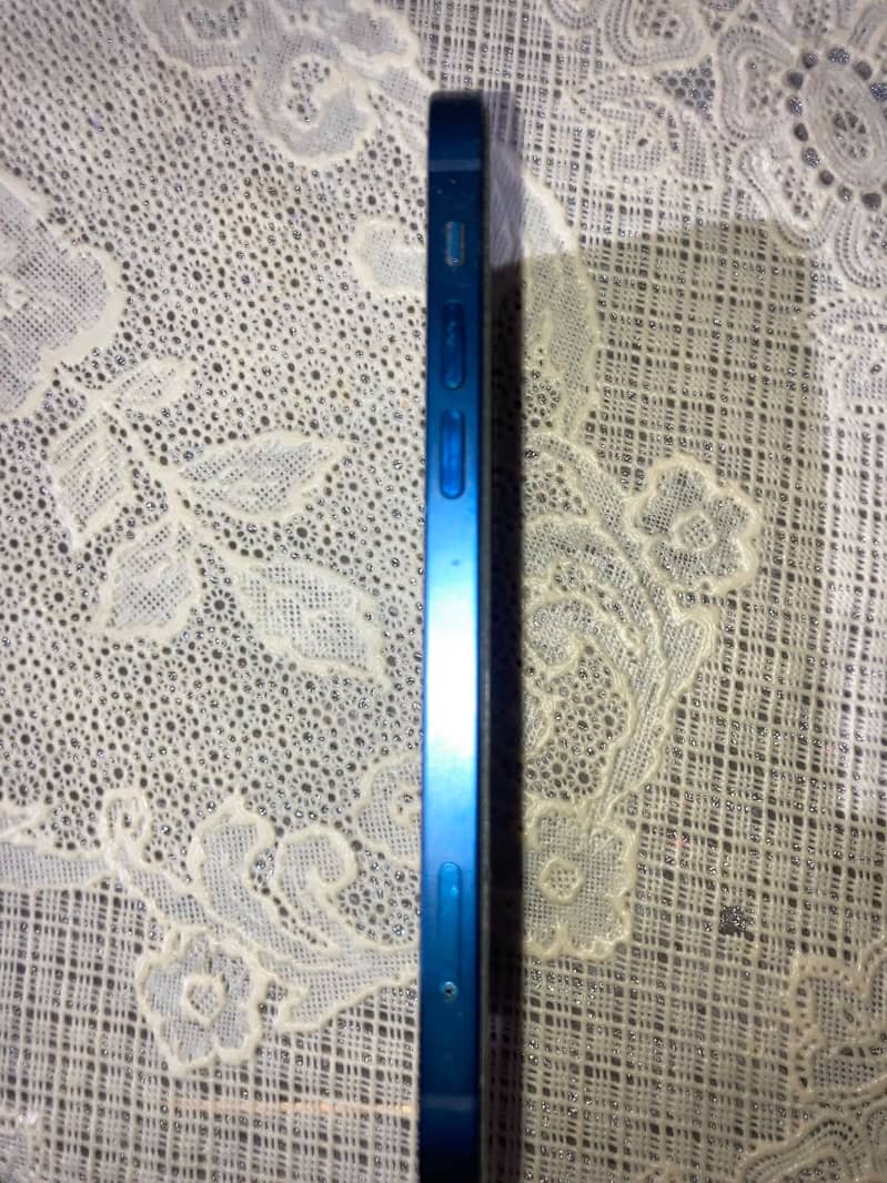 Apple iPhone 12 2