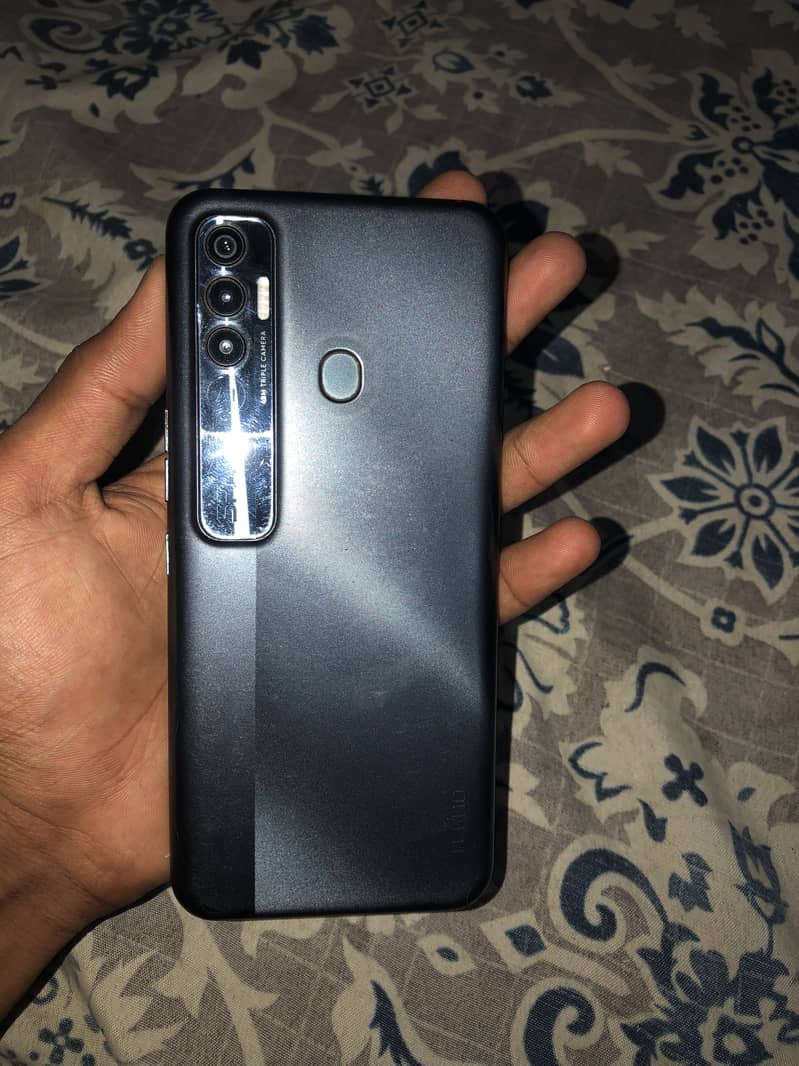 Tecno spark 7 pro 0