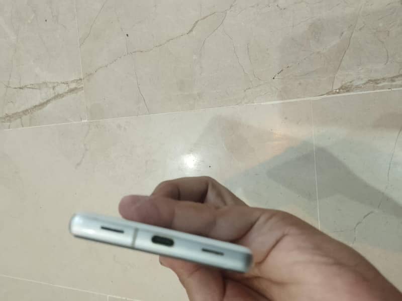 Google Pixel 7a 5