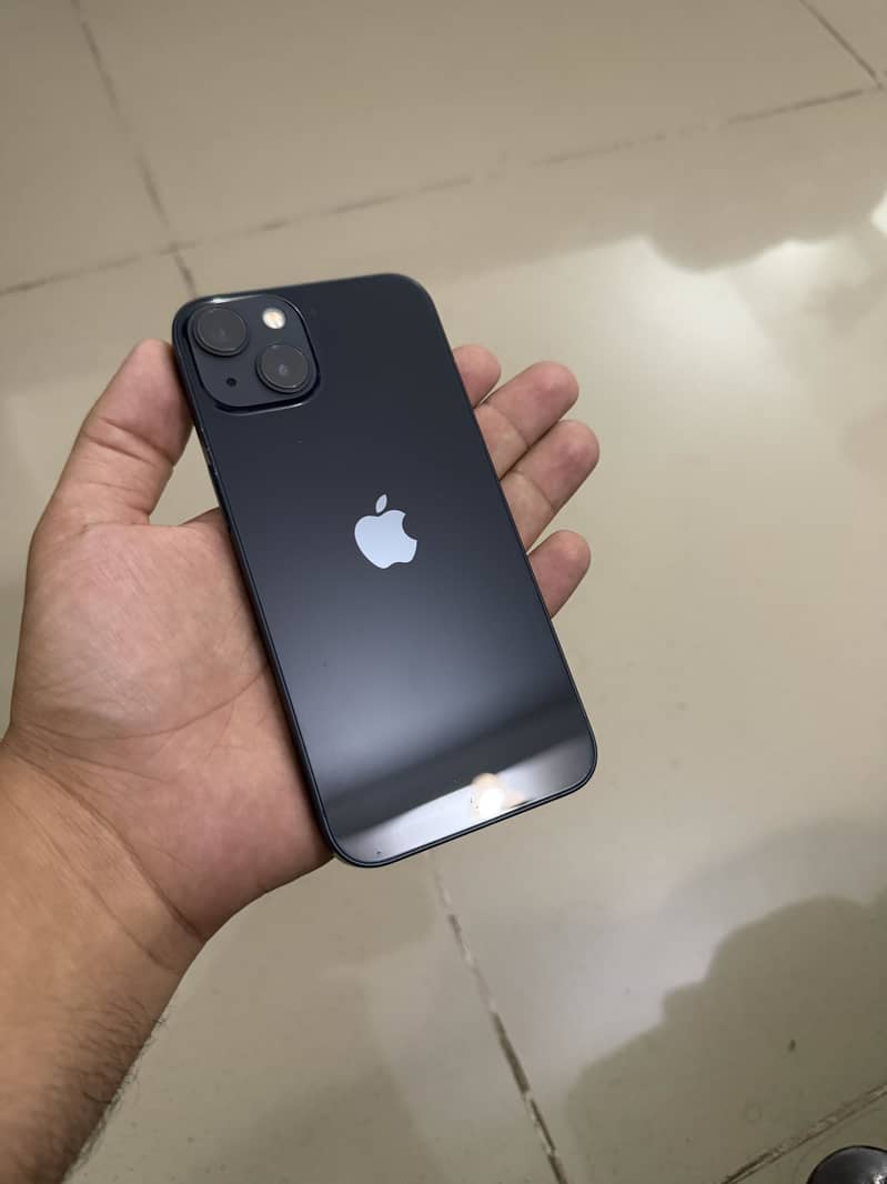 Apple iPhone 13 JV 1