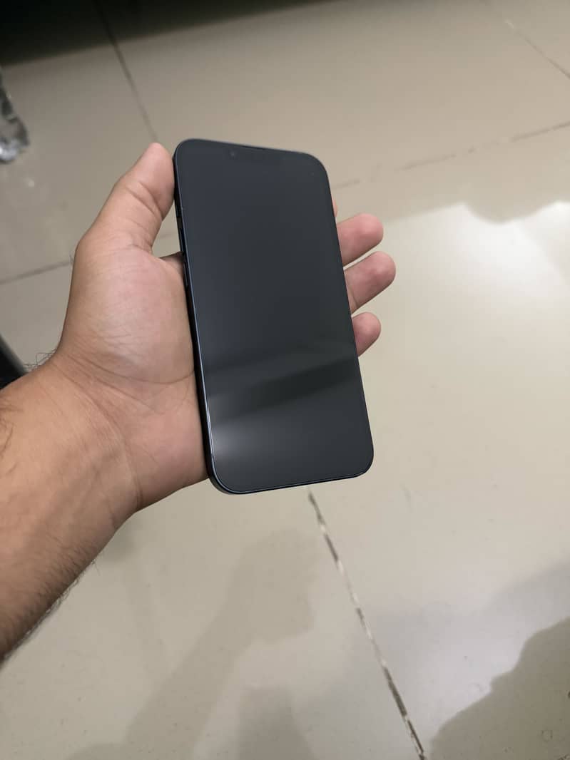 Apple iPhone 13 JV 6