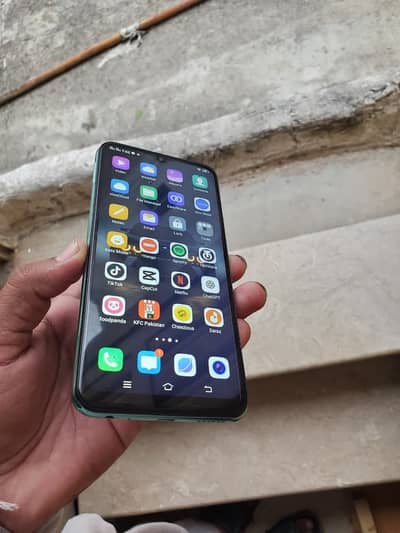 I am selling phone 8gb ram 256gb rom 10/10 condition