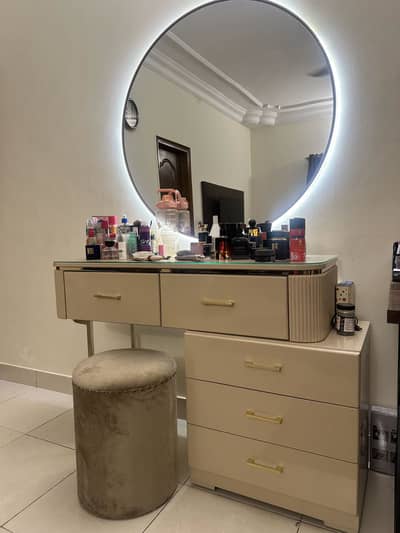 Dressing Table with Mirror & Matching Chest – Excellent Condition