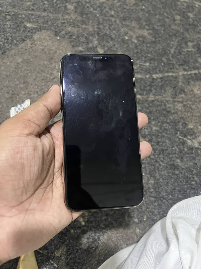 Apple iPhone XS 3