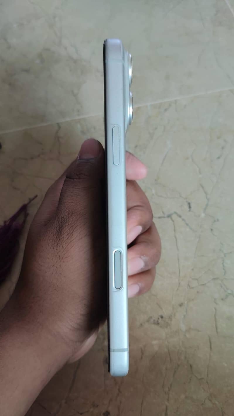 Apple iPhone 17 Pro Max 1