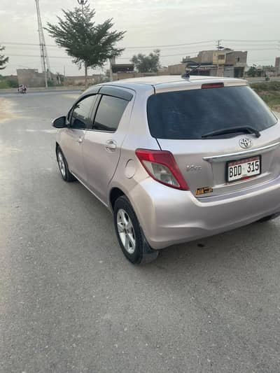 Toyota Vitz 2011