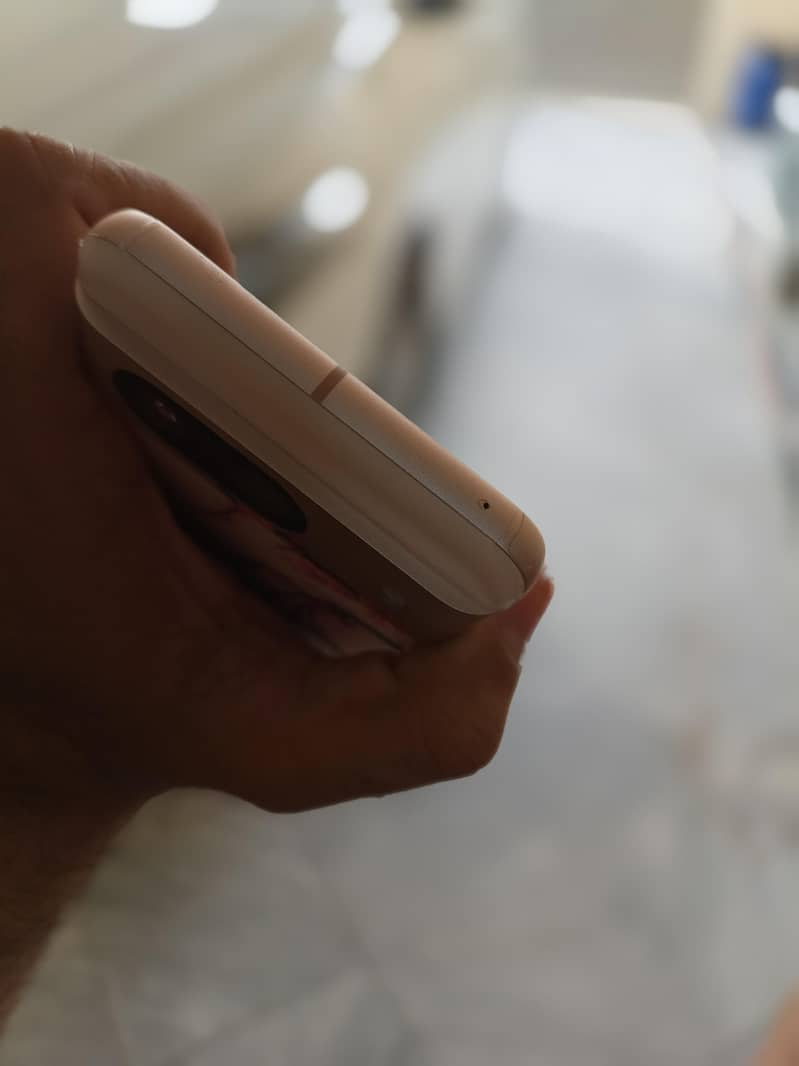 Google Pixel 8 4