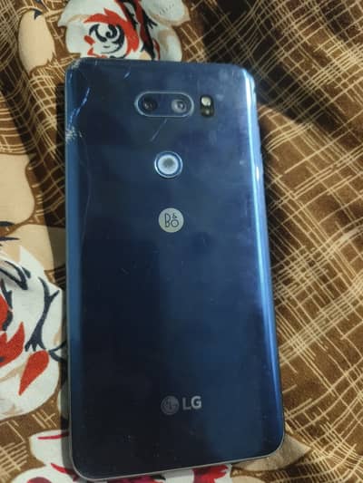 LG V30