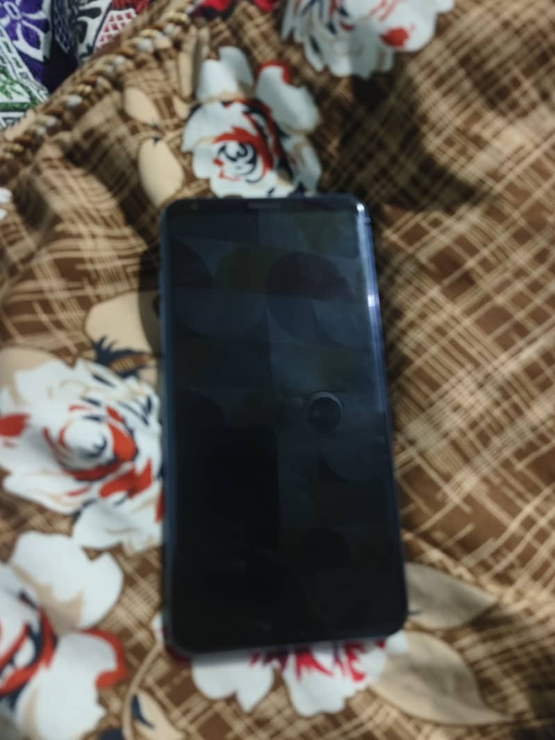 LG V30 1