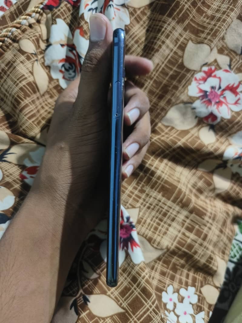 LG V30 2