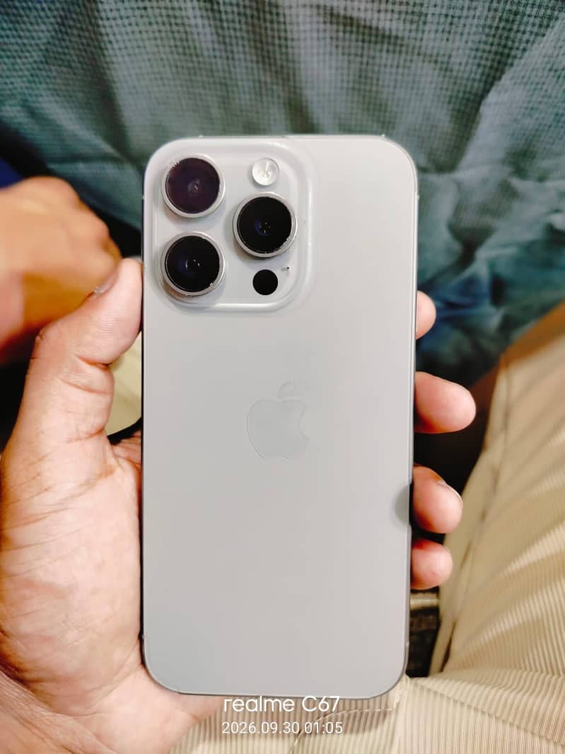 Apple iPhone 15 Pro 1