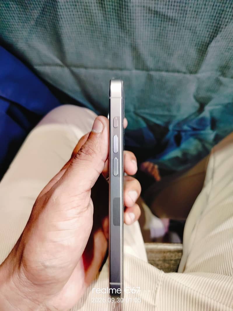 Apple iPhone 15 Pro 2