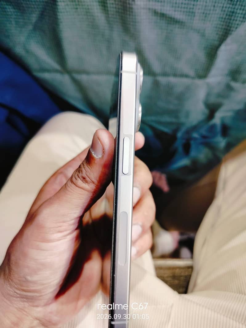 Apple iPhone 15 Pro 3