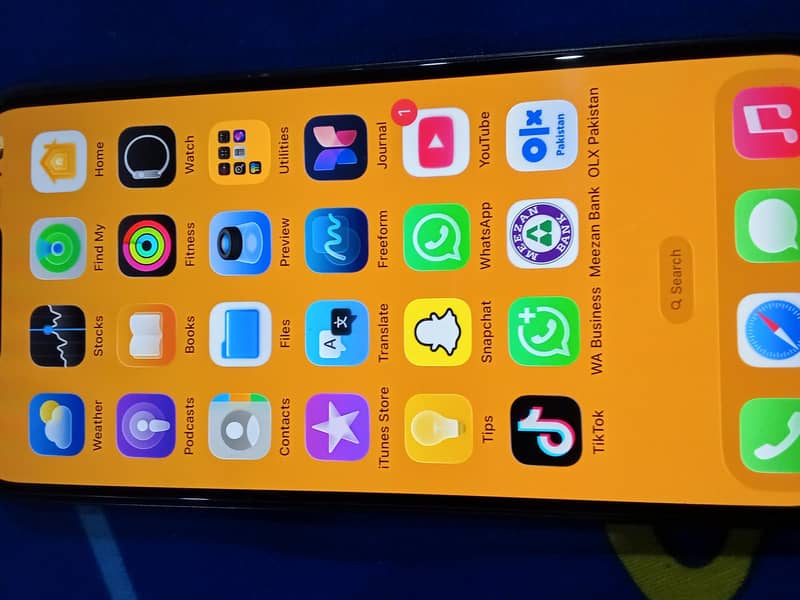 Apple iPhone 13 0