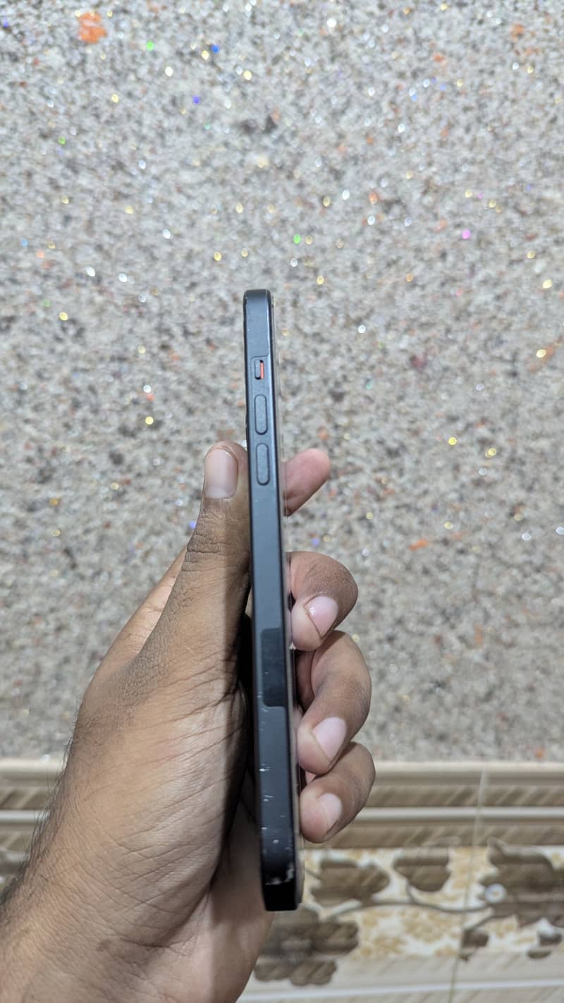 Apple iPhone 15 plus 3
