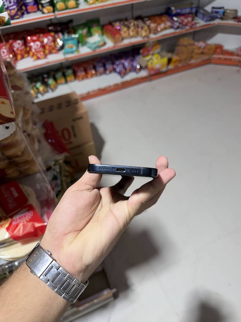 Apple iPhone 15 Pro 6