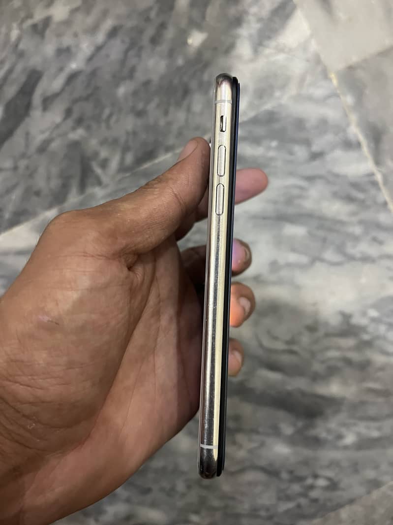 Apple iPhone X 2