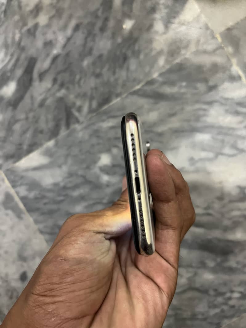 Apple iPhone X 5