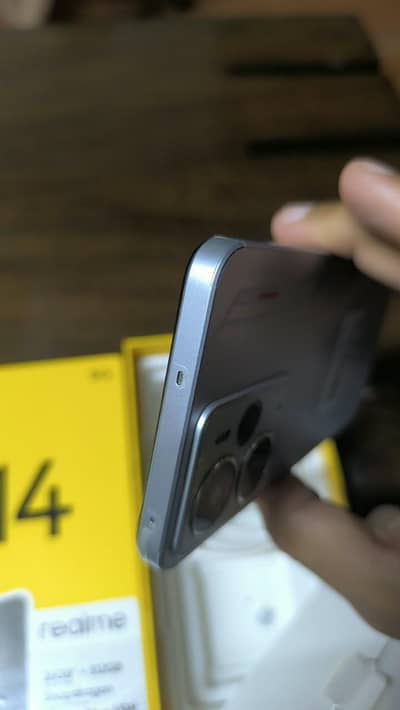 Realme 14 5G   12+14 ram/512 room