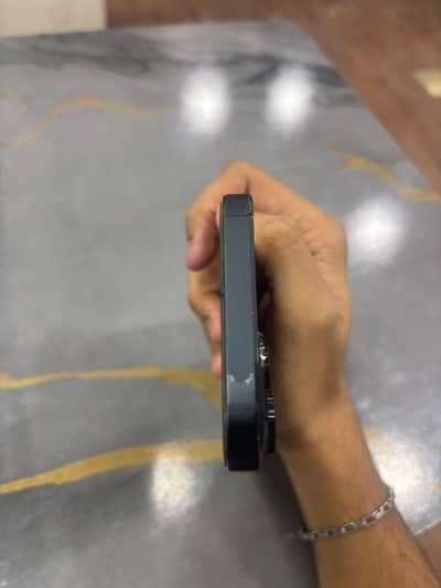 Apple iPhone 14