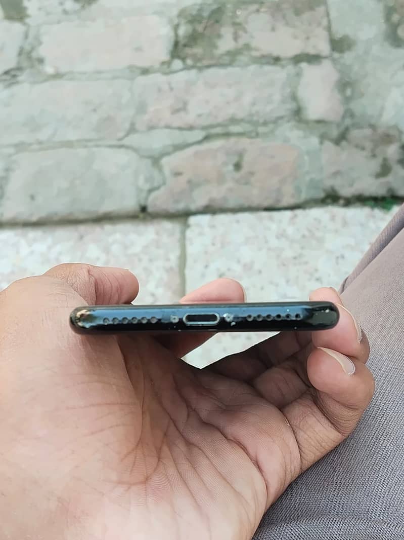 Apple iPhone 7 2