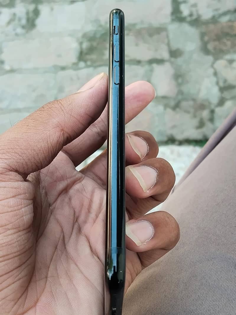 Apple iPhone 7 3