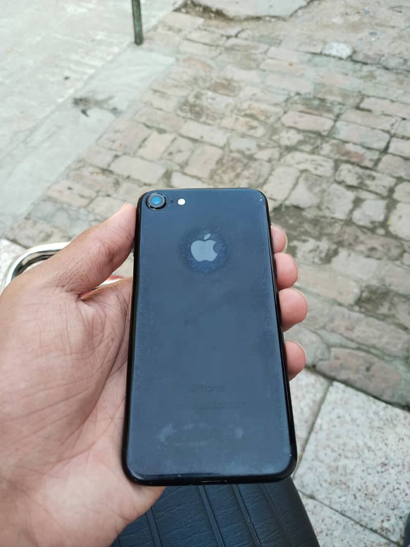 Apple iPhone 7 4