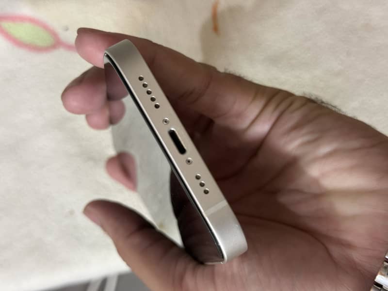 Apple iPhone 13 1