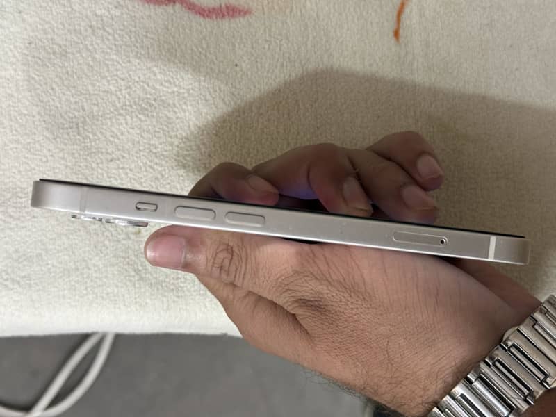 Apple iPhone 13 4
