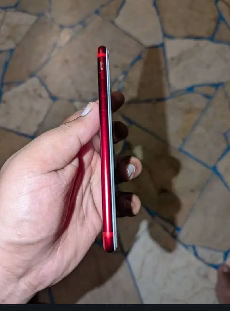 Apple iPhone 7 3