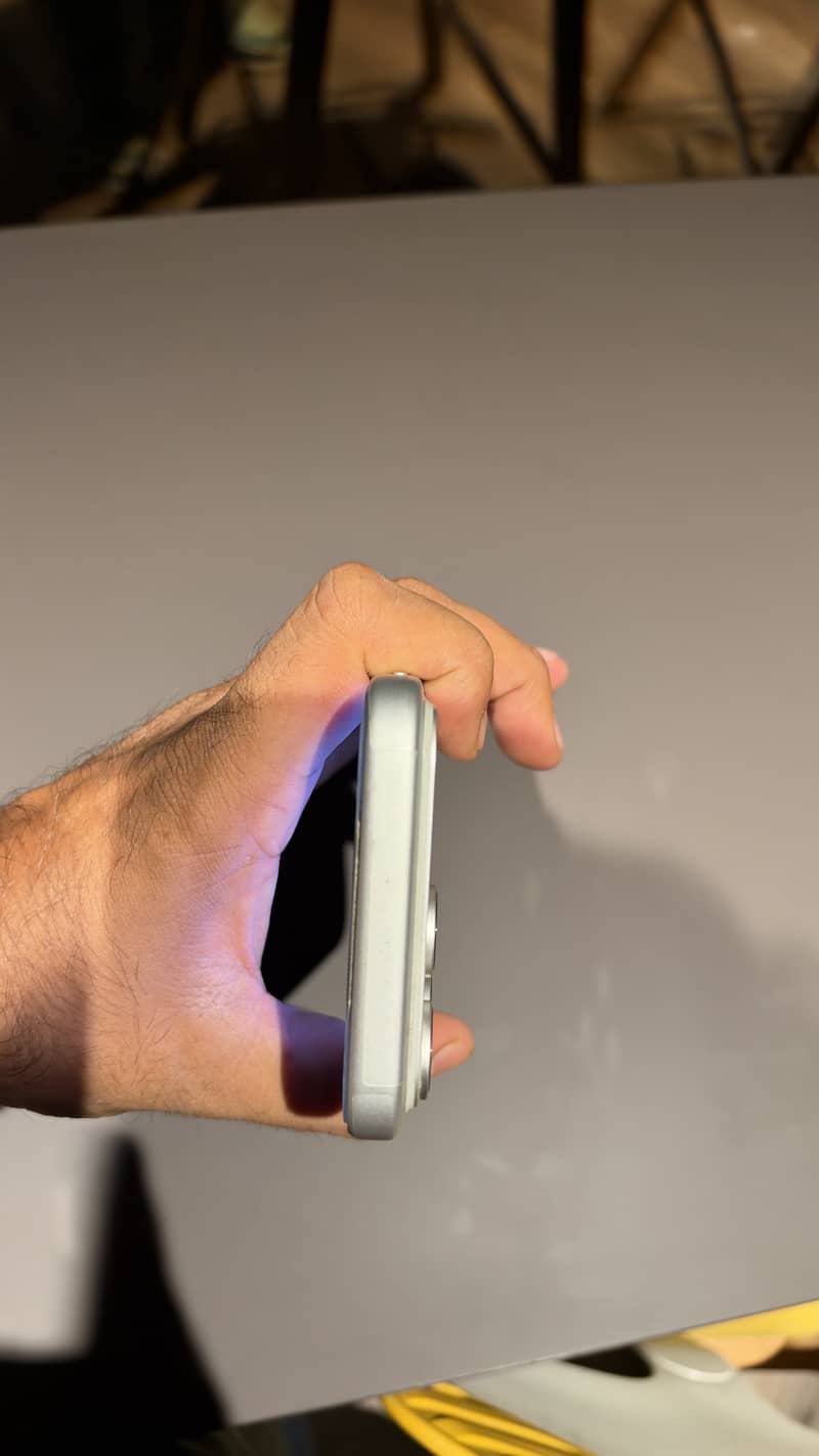 Apple iPhone 17 Pro Max 3