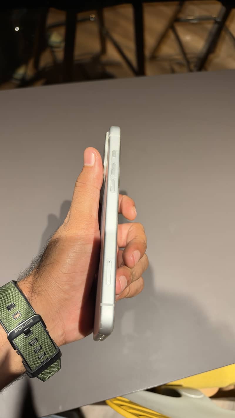Apple iPhone 17 Pro Max 5