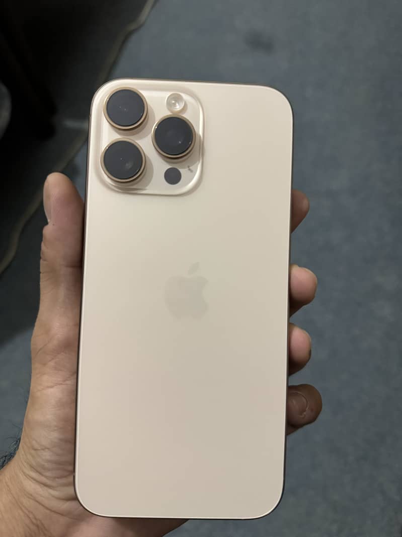 Apple iPhone 16 Pro Max 1