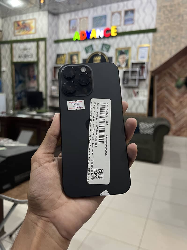 Apple iPhone 16 Pro Max 3