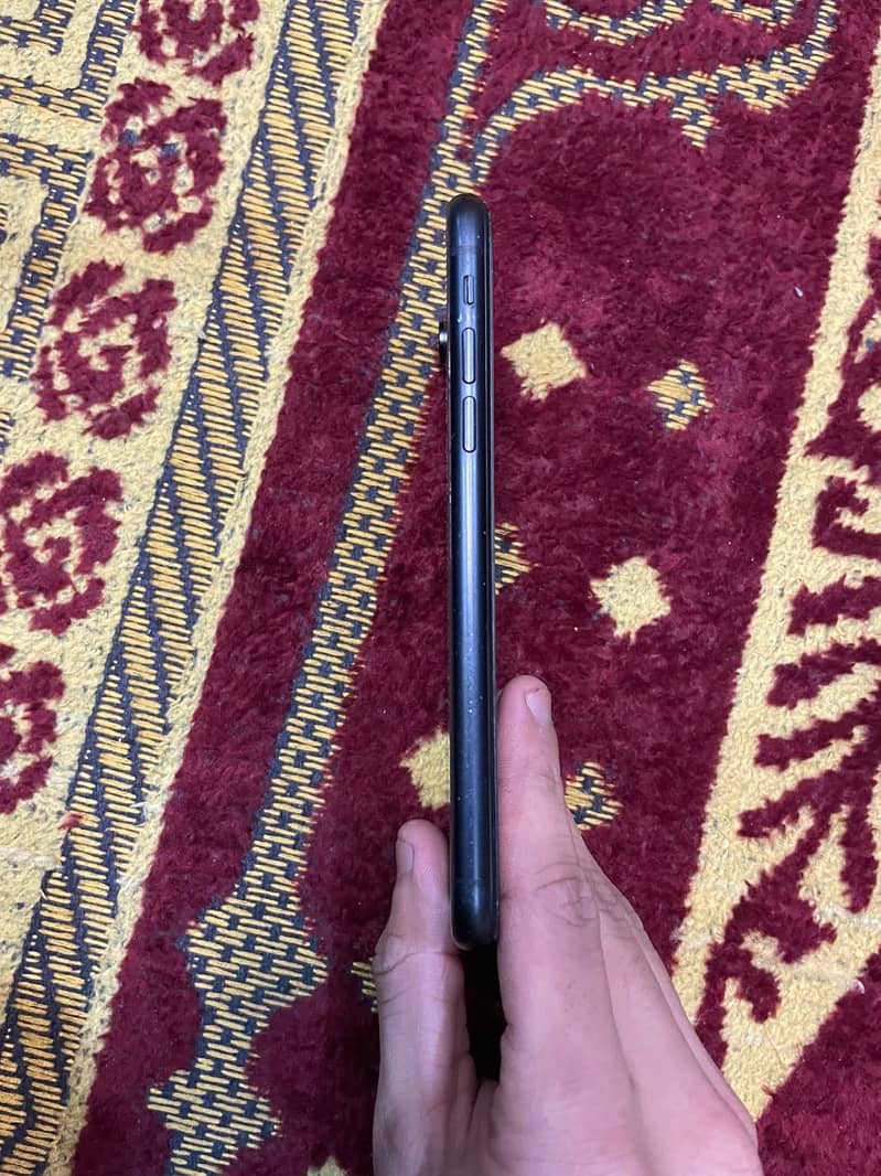 Apple iPhone XR 1