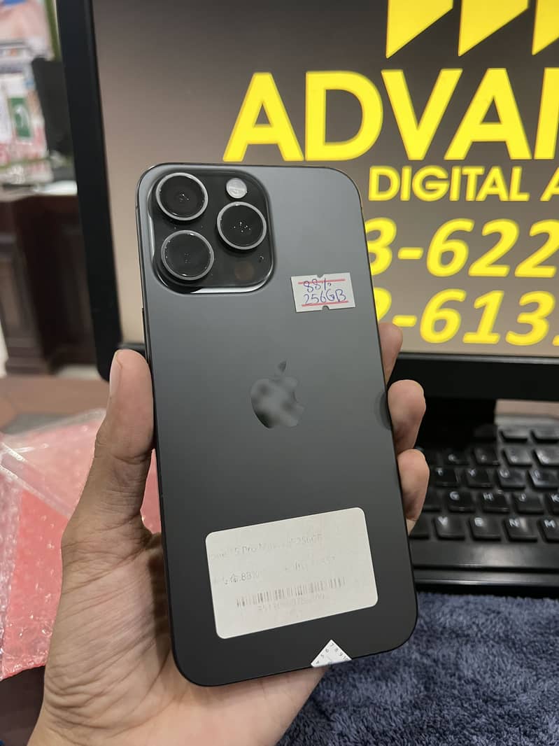 Apple iPhone 15 Pro Max 2