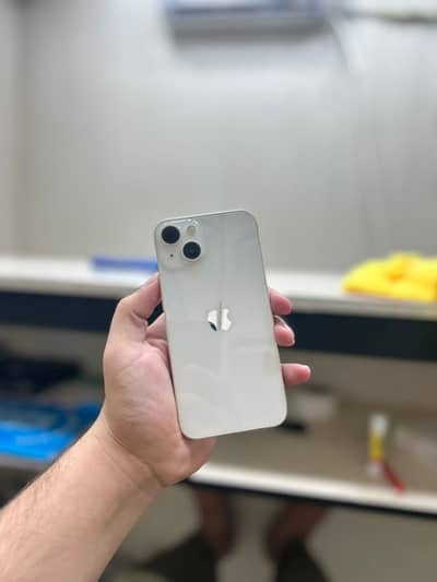 Apple iPhone 13