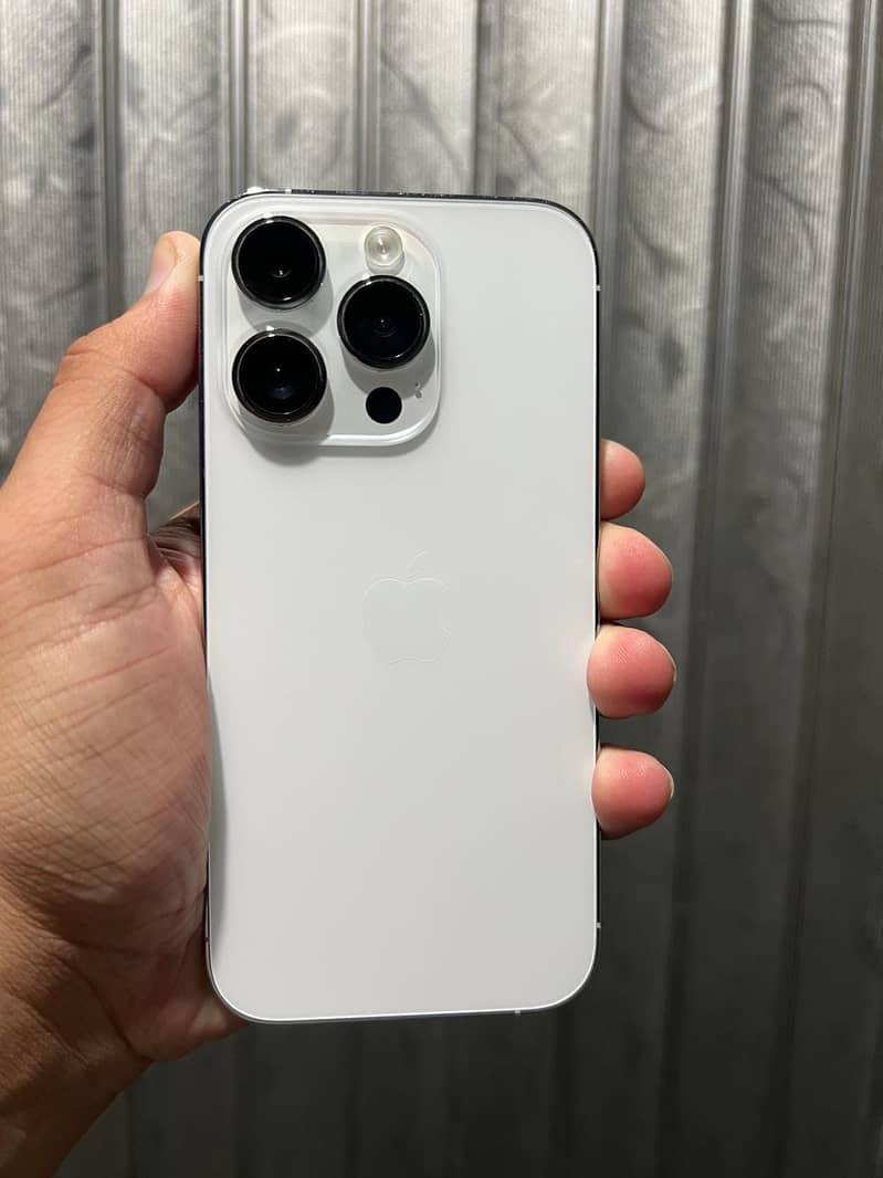 Apple iPhone 14 Pro 2