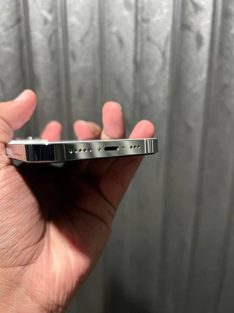 Apple iPhone 14 Pro 4