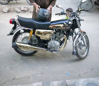 Hinda CG 125 black Gold special addition